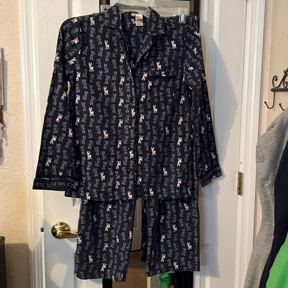 Ambrielle sleepwear. Size S. Blue and white with reindeer’s all over.